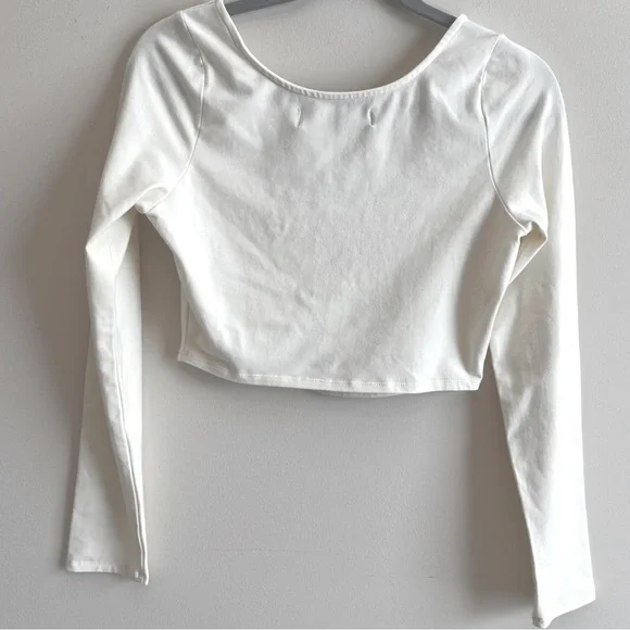 FP Beach NWT ivory crop top, long sleeves.  Size M - Picture 2 of 7